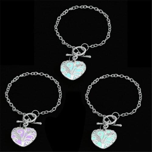 Hot Sale Charming Heart Bracelets&Bangles For Women Girls Glowing in Dark Heart Pendant Luminous Bracelet Christmas Gift