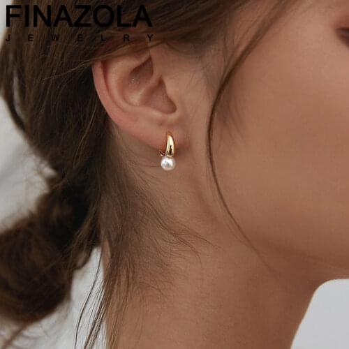 Finazola Stud Earrings