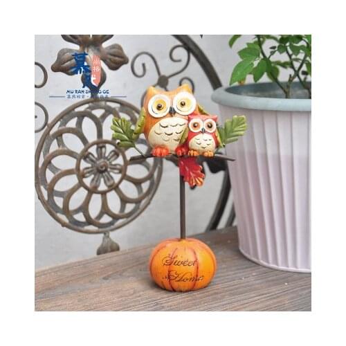 Vintage faux wood handmade painted resin owl Halloween iron owl pumpkin garden pieces resin handicraft