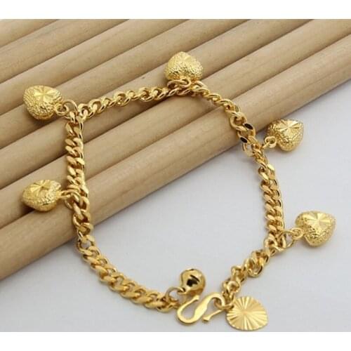 Charm Bracelets Copper 18K Gold Carved Hearts Pendant Curb Link Bracelet for Women Girls Kids Gifts 19cm Length