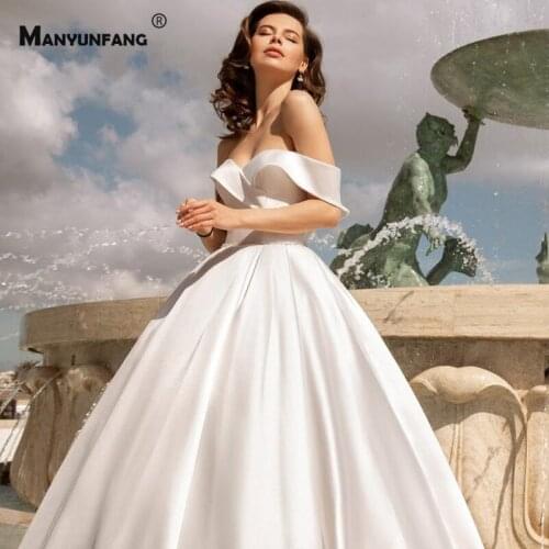 Elegant Off the Shoulder Sweetheart Neck Satin Wedding Dress for Women 2021 New Arrival Lace Up Chapel Train Bridal Ball Gown