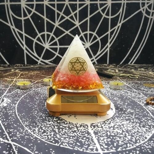 Orgonite Energy Pyramid Anahata Chakra Ariel White Crystal Powder Crystal Courage Pyramid Resin Jewelry Decoration