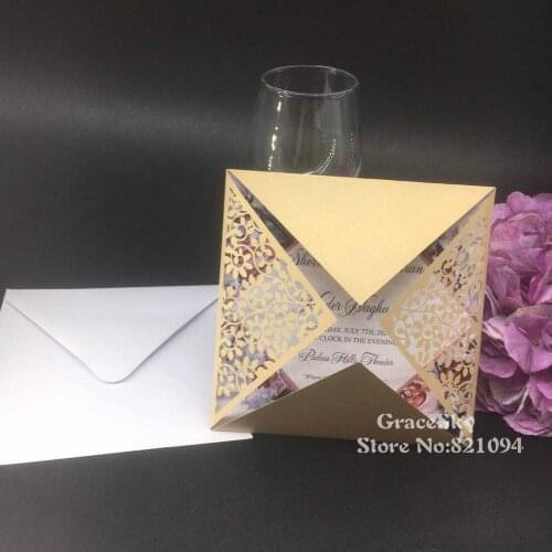 50pcs New Laser Cut Pearl paper flowers four-folding Wedding Invitations Card Customized laser cut cards Wedding Supplies