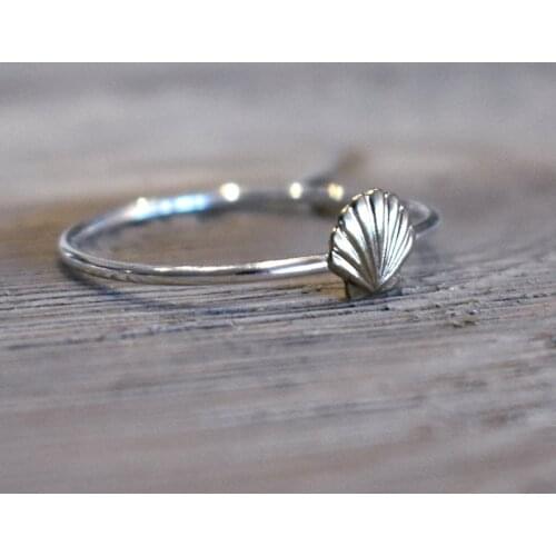 Fashion Simple and Elegant Sunrise Shell Ring, Exquisite Shell Ring, Seashell Jewelry, Nautical Stacking Ring, Womens Jewelry