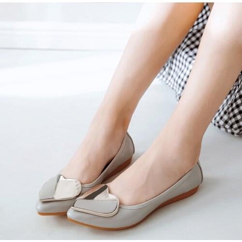 Sweet women/girls heart buckle flat shoes 2020 new spring slip on loafers pointy candy color moccasins women single footwear