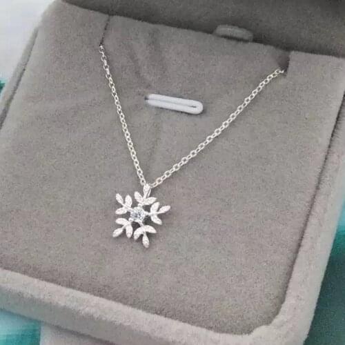 XIYANIKE 925 Sterling Silver Snowflake Diamond Zircon Pendant Necklace Female Fashion Short Clavicle Chain Jewelry Charm Couple