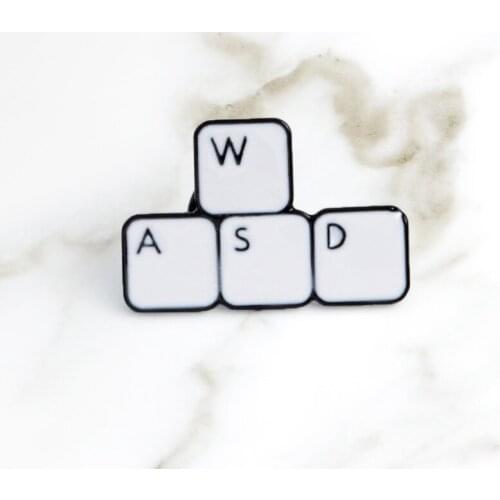 2018 Cartoon Creative Game Machine Computer Keyboard Fun Enamel Alloy Brooch Denim Bag Accessories Pins Woman Jewelry Gifts