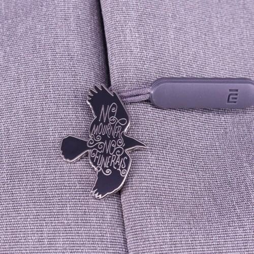 Six of crows lapel pin Grisha trilogy literature badge Goth art decor