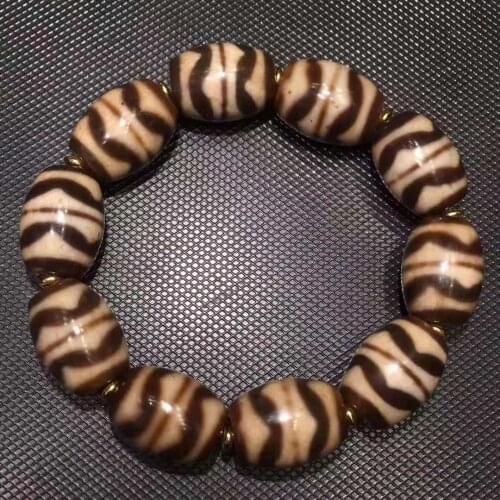 The newly selected dzi bead and Daluo bracelets are perfect in appearance, weathered and delicate, and the effect is very beauti