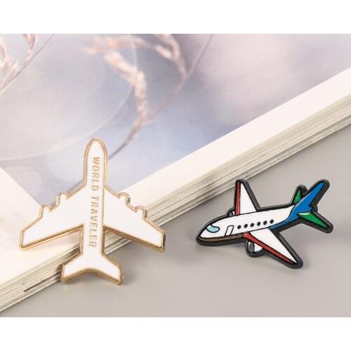 World Traveler Aircraft Brooch Gold Metal Brooch Pin Aircraft Jewelry Commemorative Badge Gift