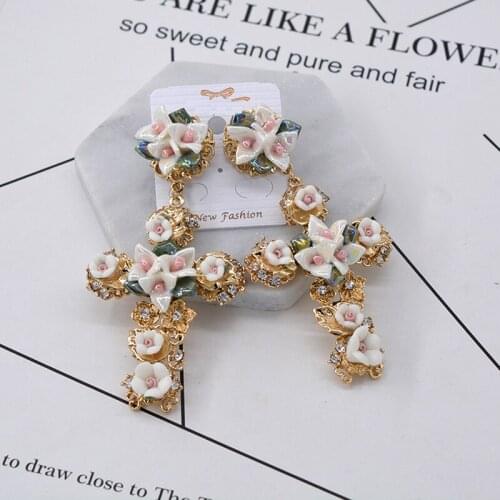 New Design Baroque Ceramic Cross Stud earrings for women Fashion Punk jewelry Crystal Flower statement earrings Brincos Bijoux
