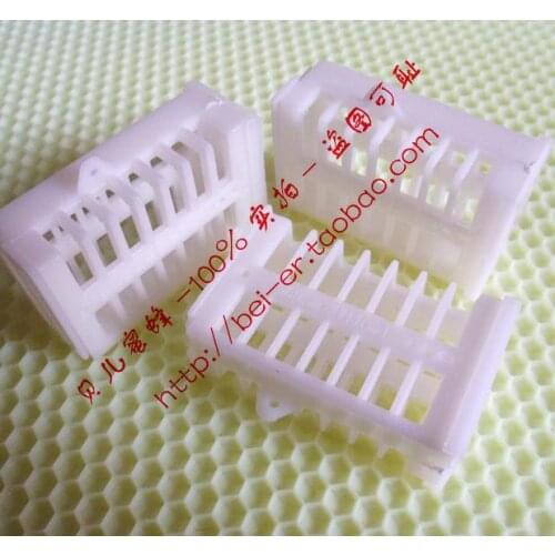 Hot 20pcs Bee tools Plastic queen bee cage Hard Plastic Bee Queen Cage Beekeeping Tool Match Box Type
