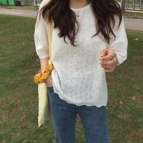 2021 Summer New Shirts Korean Fashion Womens Half Sleeve Loose Embroidery Cotton Lace O-neck Casual Blouses Plus Size 14820