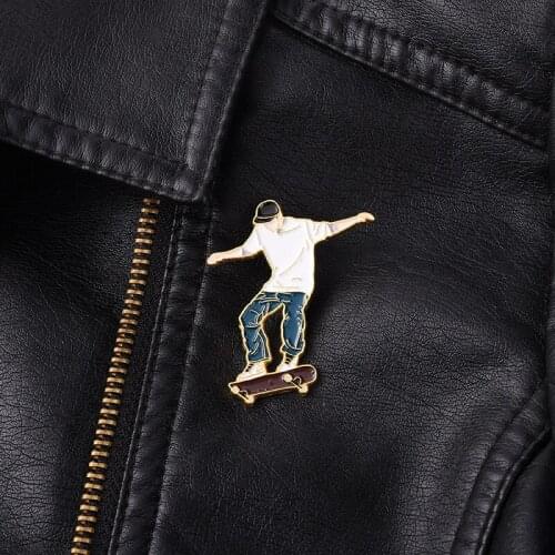 Personalized boy skateboard alloy pins, skateboard shape paint brooches, bag decoration badges, gifts for friends enamel pin