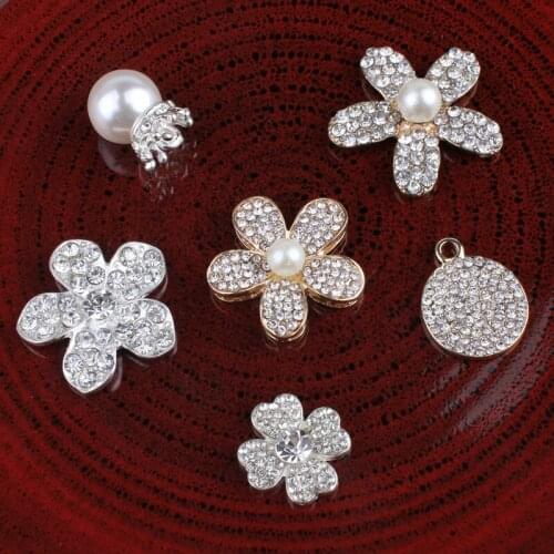 30PCS Hot Fix Vintage Clear Metal Rhinestone Buttons Bling Flatback Flower Centre Crystal Pearl Button for Wedding Embellishment