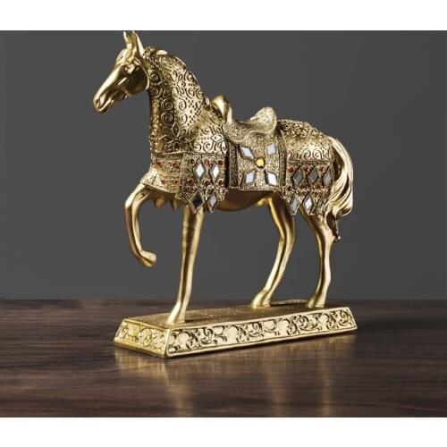 Light Luxury Style Golden War Horse Sculpture Home Home Sculpture Cabinet Decoration Personality Resin Crafts