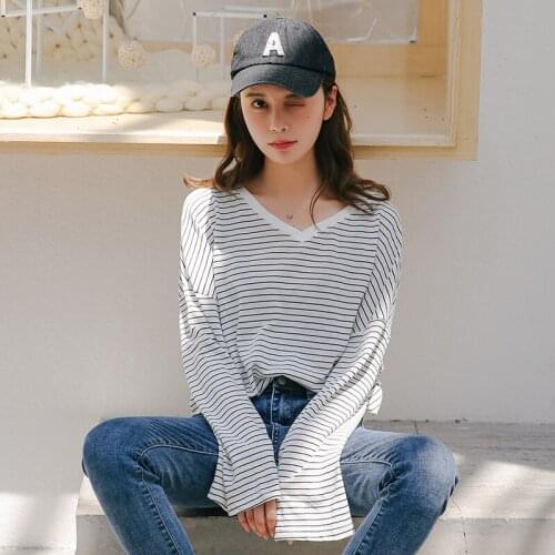 Korean Style New V-neck T-shirt 2019 Early Autumn Horizontal Stripes Long Sleeves Loose Slim Pullover T-shirt Roupas Feminina