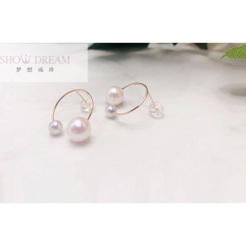 18K gold Akoya sea pearl earrings, super fashion design shows a distinctive personality