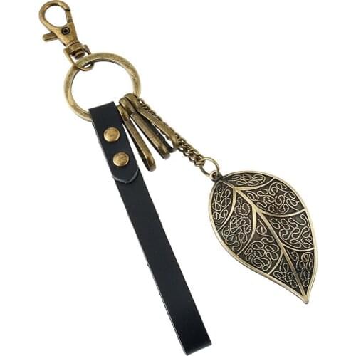 Fashion Men Leather Leaf Keychain Vintage Long Pendants Key Ring For Women Bag Car Key Chain Holder Retro Trinket Jewelry Gift