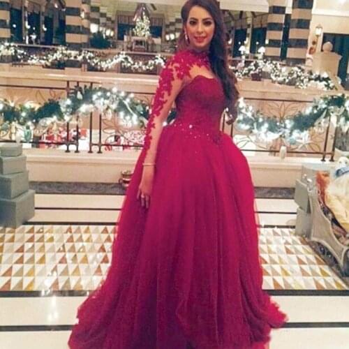 Sheer Jewel Neck Lace Tulle Evening Dresses 2020 Appliqued Long Prom Gown Red Party Dress Zipper Back