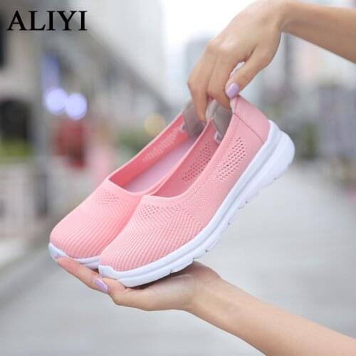 Womens Flats 2021 Summer Autumn Breathable Sneakers Stretch Fabric Socks Shoes Ladies Vulcanize Shoes Slip On Loafers
