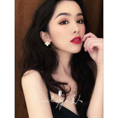 White Flower French Retro Vintage Fashion Wedding Elegant All-match Delicate Flower Ear Stud Earrings Jewelry for Women Gift