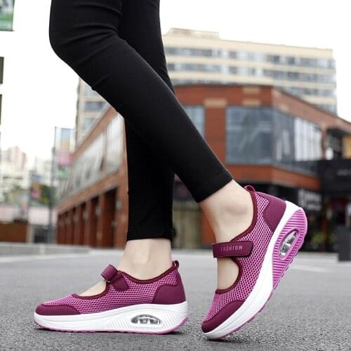 Spring 2021 New Womens Shoes Korean Version Sports Shoes Womens Net Surface Breathable Running Shoes Air Cushion Casual Shoes