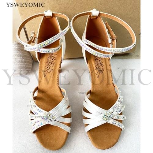 2020 High Quality Elegance Style Latin Salsa Shoes Microfiber Insole Shiny Pearl Rhinestones White Satin Wedding Dance Sandals