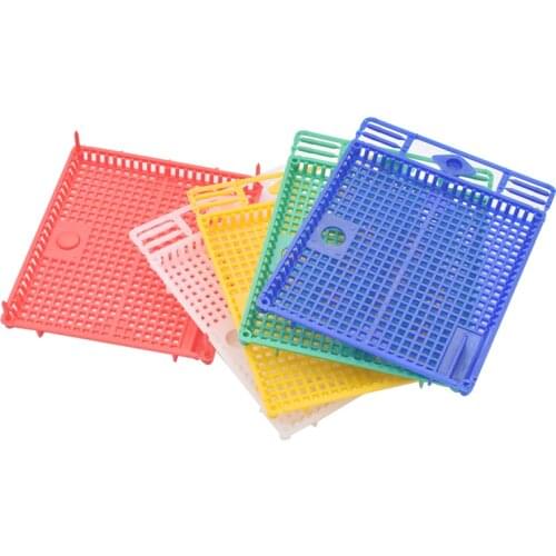 5PCS/Lot Queen Isolation And Introduction Cage Plastic Round flat queen introducing cage Beekeeping Tools