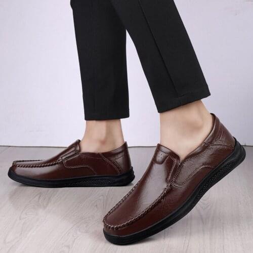 2021 New Men Casual Upscale Men Loafers Fashion Genuine Leather Loafers for Men Summer Men Flat Driving Moccasins Slip on Shoes