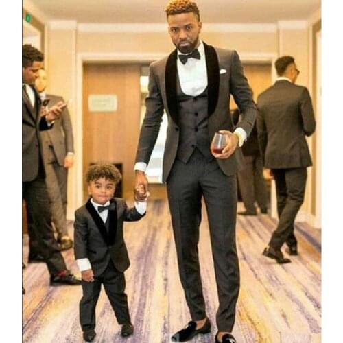 Handsome Charcoal Grey Shawl Lapel Groomsmen Groom Tuxedos Men Suits Wedding Prom Dinner Best Man Blazer(Jacket+Pants+Vest)