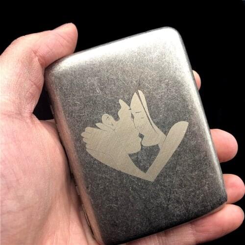 Vintage Style Old Sivler Color 16 Regular Size Cigarettes Case Love Kiss Hand Heart Metal Cigarette Boxes Smoking Holders