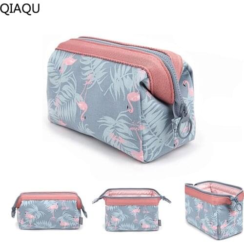 QIAQU 2017 Fashion Flamingo Feather Pattern Polyester Travel Cosmetic Bag zipper Elegant Drum Wash Makeup Storage Bag Organizer
