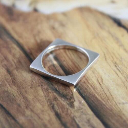 New Designer Silver Color Square Hollow Rings for Women Exaggerated Personality Circle Ring Fashion Jewelry