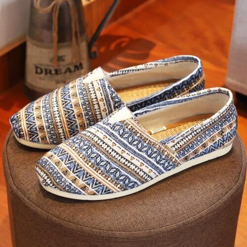 2020 new linen shoes soft bottom boys summer lazy shoes one pedal breathable cloth shoes retro national style mens shoes