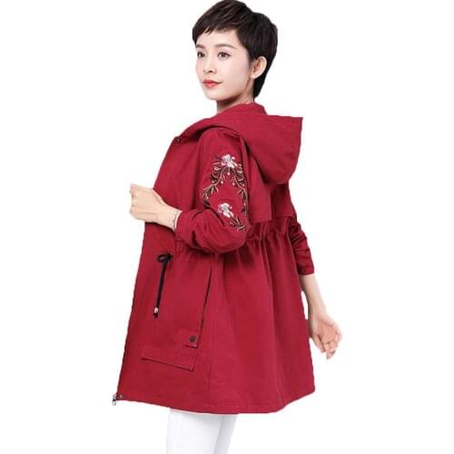 2021 New Korean Spring Autumn Hooded Long Trench Coat Women Large Size Embroidery Windbreaker Female Middle-aged Overcoats X490