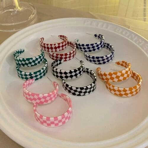 AOMU Simple New Fashion Colorful Lattice Acrylic Resin Geometric C-shaped Hoop Earrings for Women Girl Trip Jewelry Gifts