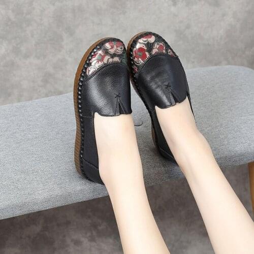 Fashion Soft Leather Round head Women Casual Flats Womens Non-slip Comfortable Flat shoes Ladies Shoes large size 35-41 R12-83
