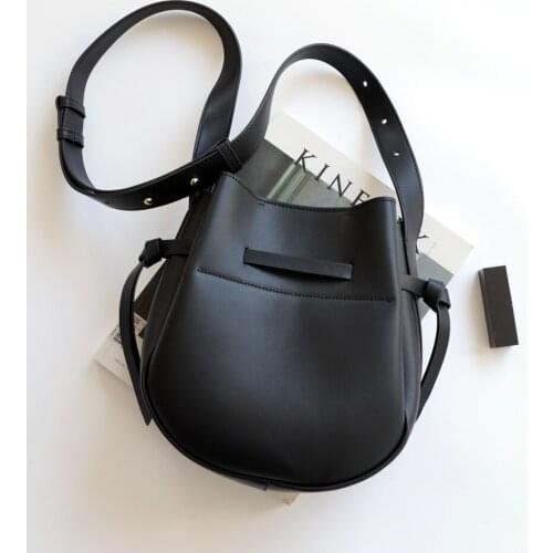 OUSSON 2021 New Design Leather Ladies Fashion Bucket Bag Exquisite Crossbody Bag Leisure One Shoulder Bag