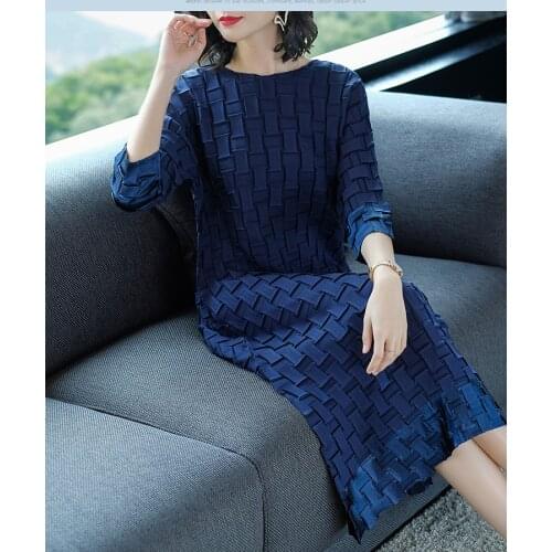HOT SELLING Miyake Fashion fold solid htree quarter sleeve round collar loose dress IN STOCK