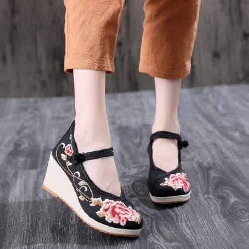 Spring Autumn New China National Style Retro Wedges Shallow Buckle Strap Embroider Canvas Women Casual Pumps Shoes 2021