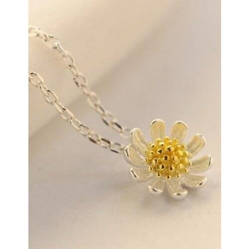 New Fashion Korean Style 925 Sterling Silver Jewelry Small Daisy Flowers Clavicle Chain Fresh And Sweet Pendant Necklaces N240