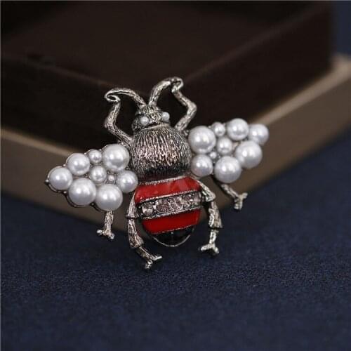 Vintage Retro pearls bee pin brooch sweater cardigan collar lapel badge brooch female silk shawl buckle scarf buckle pin