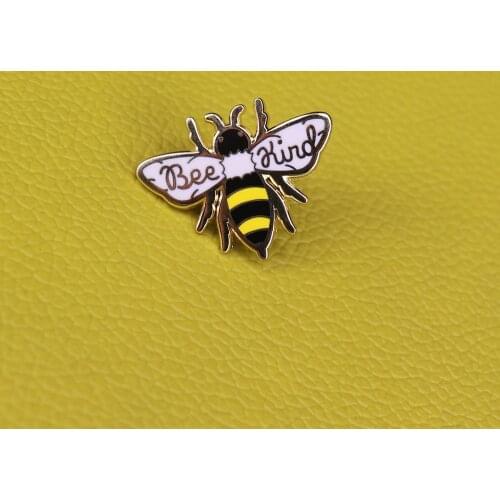 Bee kind enamel pin cute honey bee badge be kind pin save the bees brooch aesthetic pins animal jewelry gift women accessories