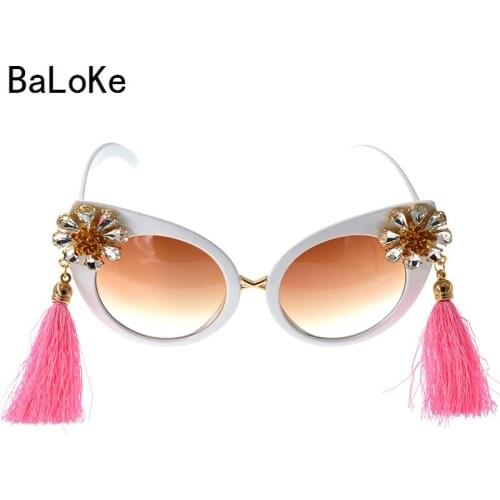 Baroque Retro Brand Design Women Sunglasses Flowers Tassel Cat Eye Frame Sun Glasses Baroque Vintage Round Ladies Sunglasses