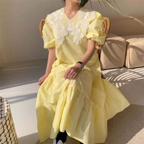 Loose slimming lace doll collar dress
