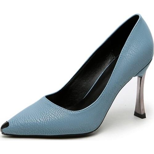 MOBI Leather Pumps