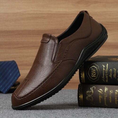2020 Brand Mens Loafers Leather Breathable Mens Casual Shoes Men Driving Black Sneakers Male Slip on Flats Handmade Moccasins