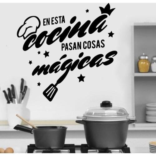 Wall Sticker Murals En Esta Cocina Pasan Cosas Mágicas Spanish Quotes Vinyl Kitchen Room Decals Home Decoration Wallpaper RU2057
