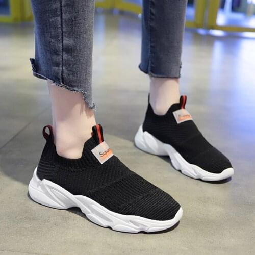 2020 Spring Women Casual Shoes Summer New Hollow Mesh Flats Shoes Woman Sneakers Breathable Soft Slip-On Round Toe Shoes Woman